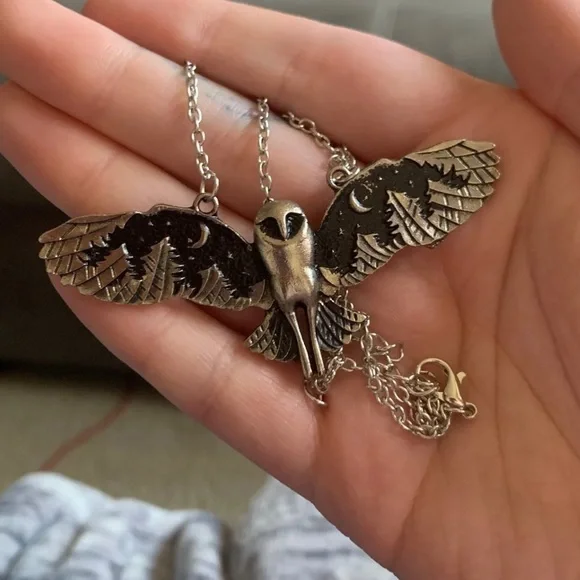 🦉 Retro Grunge Owl Moon Sky Necklace 🦉 - Picture 3 of 6